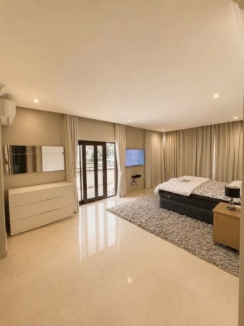 arrenda-se-luxuosa-moradia-t4-no-condominio-garden-sommerschield-big-3