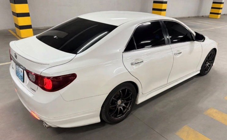 toyota-mark-x-sport-big-1
