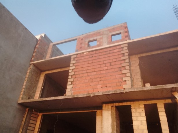 vende-se-uma-moradia-t5-inacabada-no-mapulene-big-3
