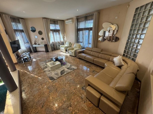 arrenda-se-belissima-moradia-t5-na-sommerschield-1-big-0