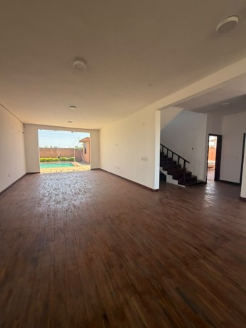 vende-se-uma-moradia-t5-na-costa-do-sol-mapulene-big-2