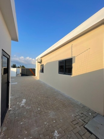 arrenda-se-luxuosa-moradia-t3-no-condominio-lira-no-chiango-big-2