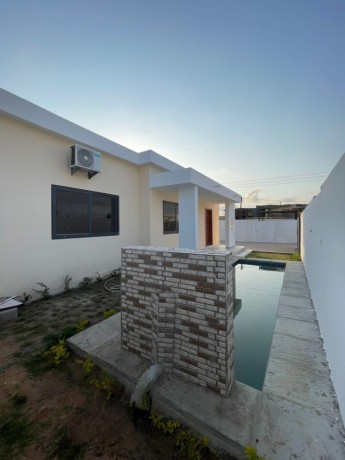 arrenda-se-luxuosa-moradia-t3-no-condominio-lira-no-chiango-big-4