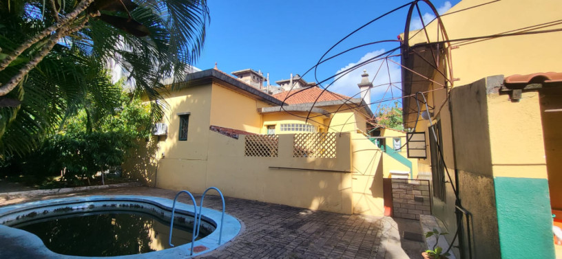 vende-se-moradia-t7-no-bairro-da-polana-big-2