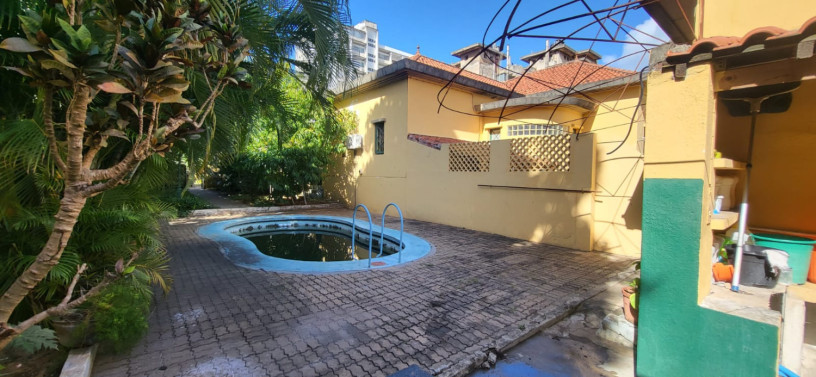 vende-se-moradia-t7-no-bairro-da-polana-big-1